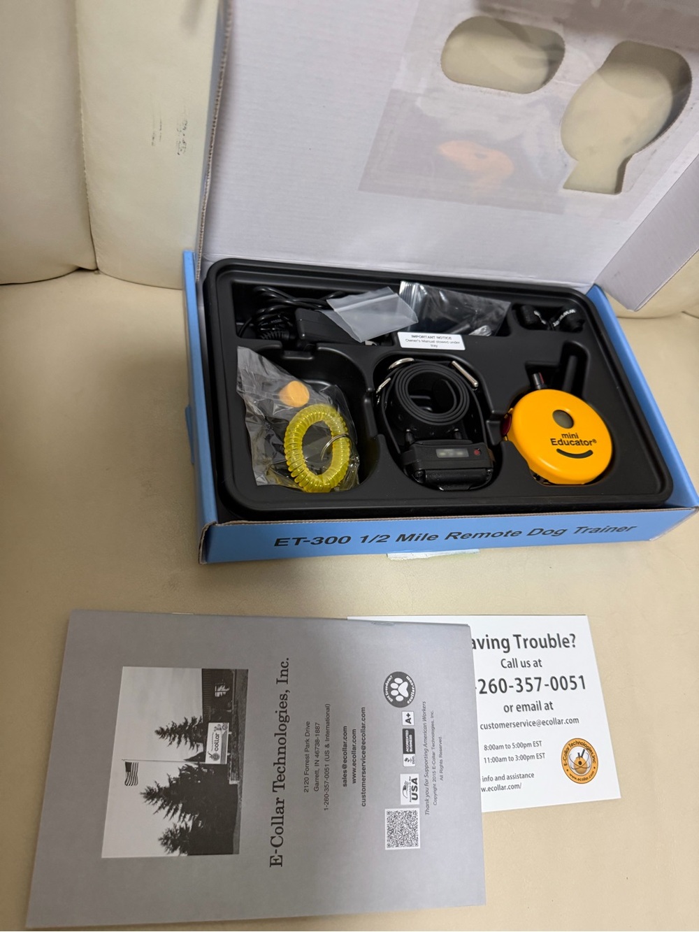 E-Collar ET-300 Dog Training Collar - Blue/Yellow - Picture 2 of 8